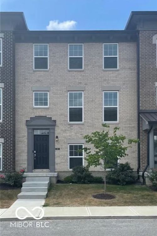305 Fairfax Way, Zionsville, IN, 46077-1462 | Card Image