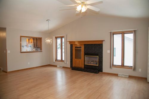 1045 Saddle Rdg, Portage, WI, 53901-9781 | Card Image