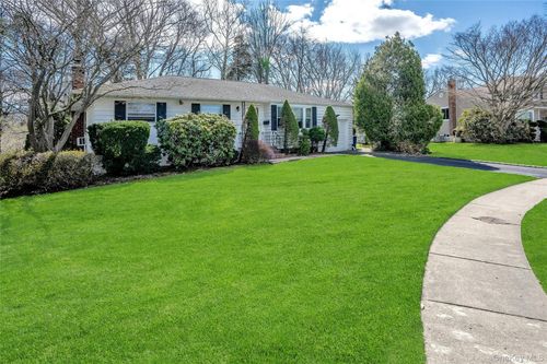 5 Vegas Ct, Plainview, NY, 11803-5829 | Card Image