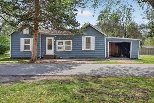 822 W Kennicott St, Carbondale, IL, 62901-1235 | Card Image