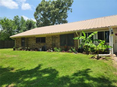 View of front of house with a front lawn | Image 1