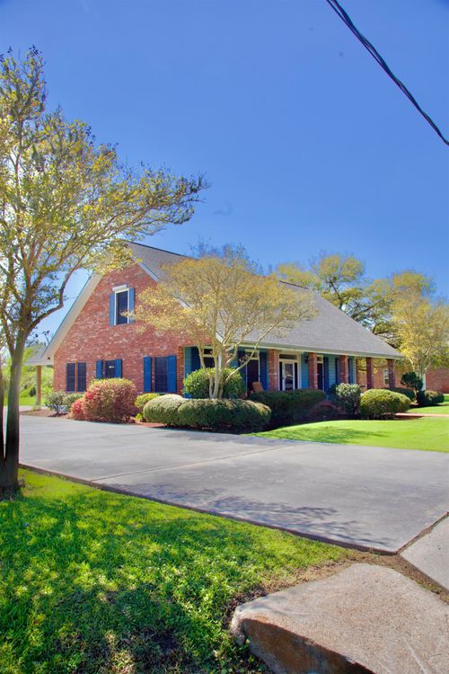 128 E 43rd Pl, Cut Off, LA, 70345-2710 | Card Image