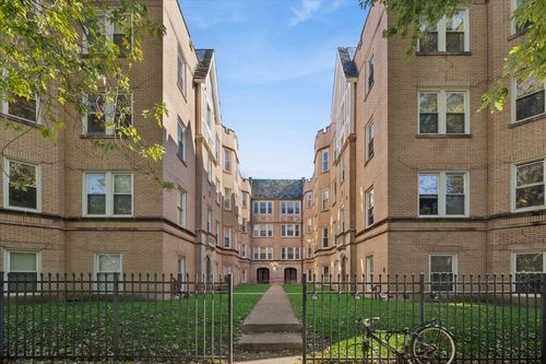 3w-6317 N Artesian Ave, Chicago, IL, 60659-1935 | Card Image