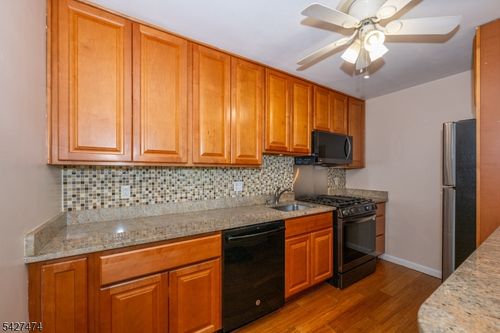 50 W Lindsley Rd, Cedar Grove, NJ, 07009-1053 | Card Image