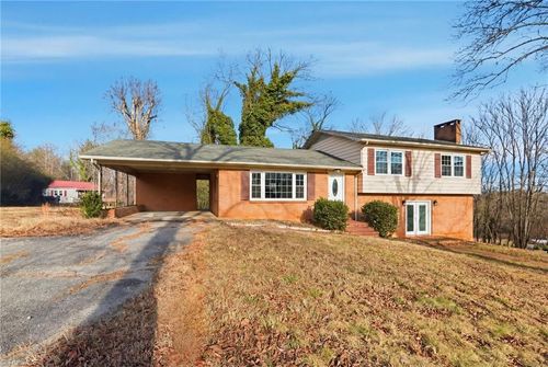 1625 Brushy Mountain Rd, Wilkesboro, NC, 28697-8026 | Card Image