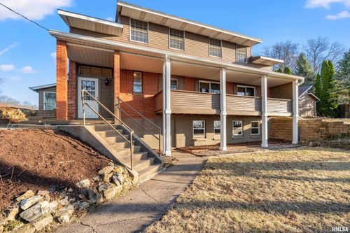 7216 Valley Dr, Bettendorf, IA, 52722-6352 | Card Image