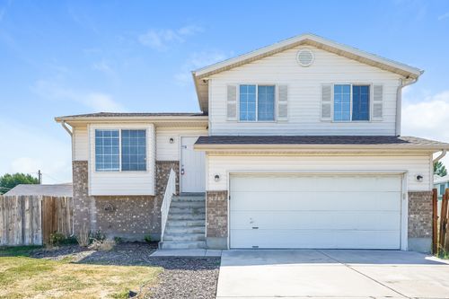 1782 N 810 W, Clinton, UT, 84015-6673 | Card Image