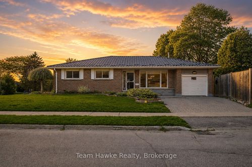 958 Montreal St, Midland, ON, L4R1H2 | Card Image