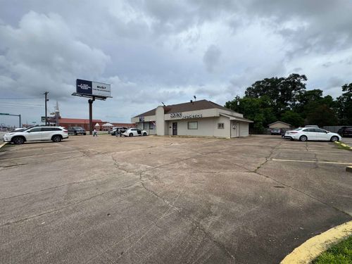 2111 Nederland, Nederland, TX, 77627 | Card Image