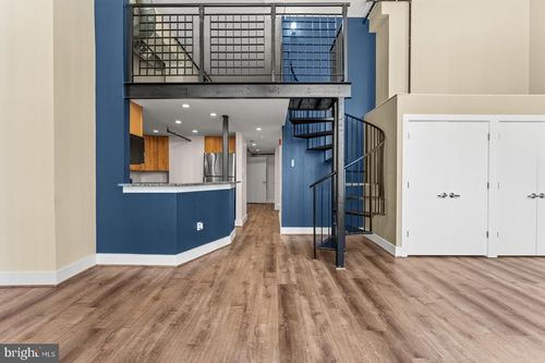 r-201-22 S Howard St, BALTIMORE, MD, 21201-2542 | Card Image