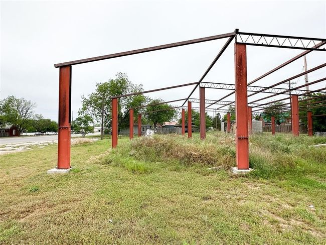 View of yard | Image 5
