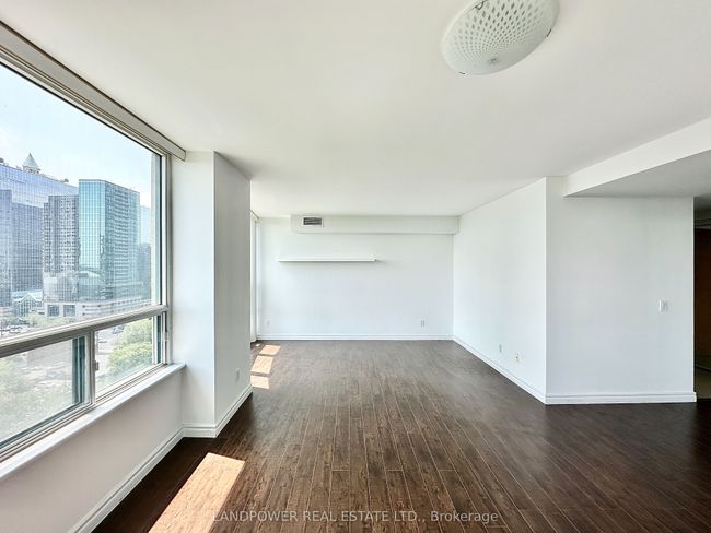 1605 - 238 Doris Ave, Condo with 2 bedrooms, 2 bathrooms and 1 parking in North York ON | Image 8