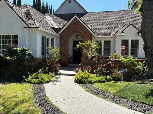 11122 Hortense St, West Toluca Lake, CA, 91602-1720 | Card Image