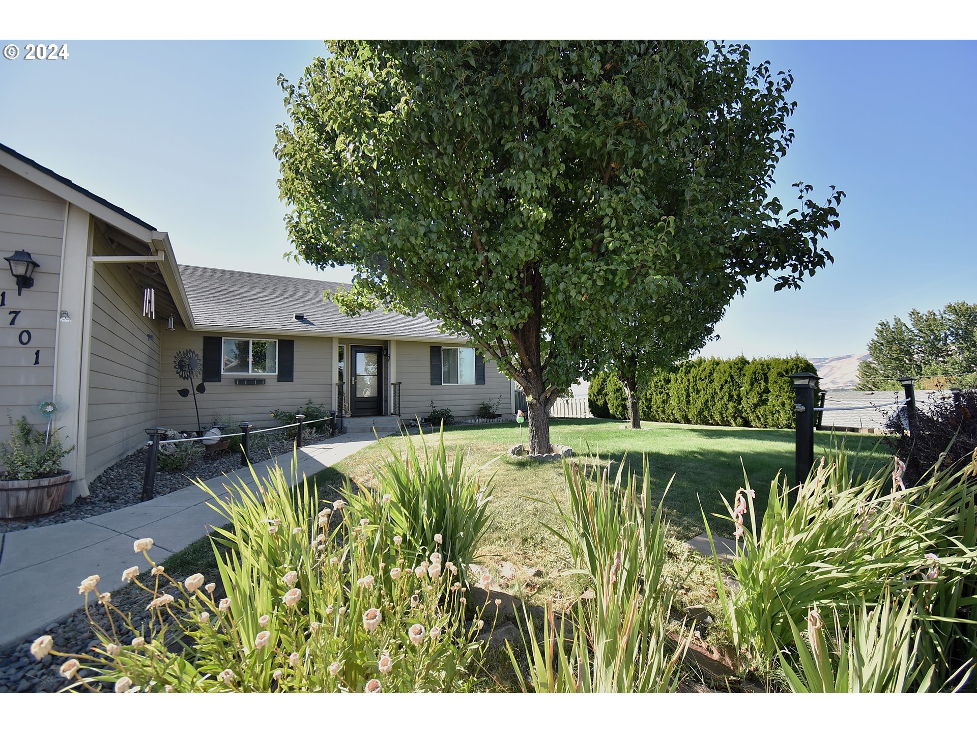 Oakwood Dr, The Dalles, OR 97058