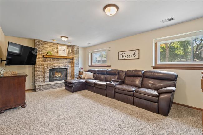414 Bobcat Ct, House other with 3 bedrooms, 2 bathrooms and 2 parking in Oswego IL | Image 11