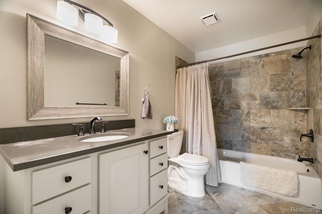 34-web-or-mls-4096 Villager Dr-34.jpg | Image 29