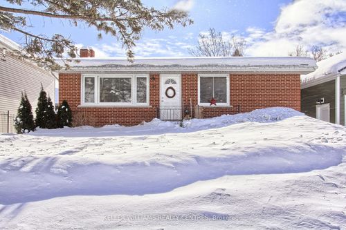 15 Thompson Dr, Holland Landing, ON, L9N1L8 | Card Image