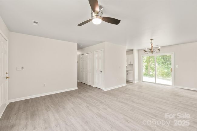 425 Austin Dr, House other with 3 bedrooms, 2 bathrooms and null parking in Charlotte NC | Image 9