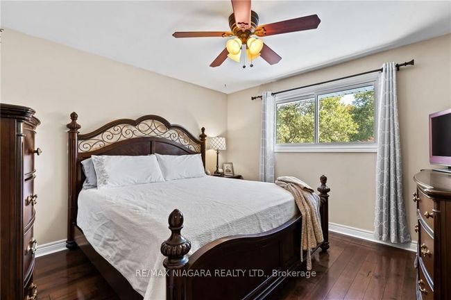7067 Dirdene St, House other with 3 bedrooms, 2 bathrooms and 2 parking in Niagara Falls ON | Image 12