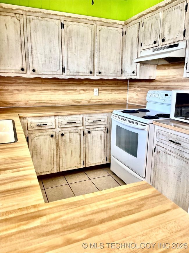 Kitchen | Image 7