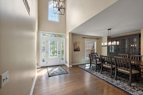 6591 Tree Knoll Dr, Troy, MI, 48098-2082 | Card Image