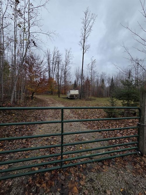 W5438 Bigwoods Trail, Beecher, WI, 54156 | Card Image