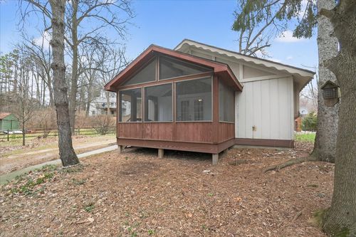 123 Kochs Bay, Waterloo Township, MI, 49240 | Card Image