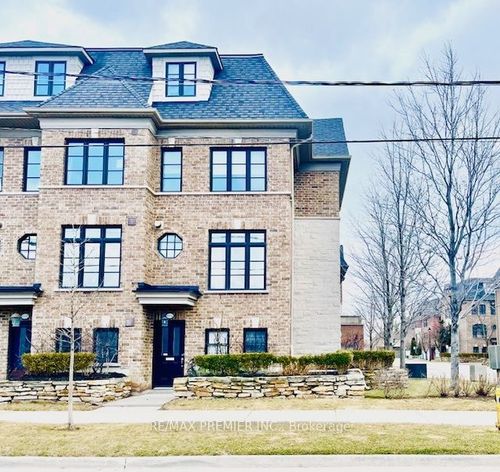 835A Oxford St, Etobicoke, ON, M8Z0B3 | Card Image