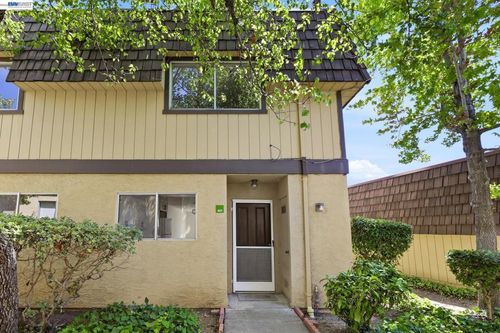 401-10401 Shaw St, Oakland, CA, 94605-5125 | Card Image