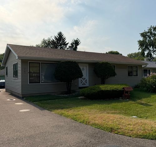 5507 Burwood Rd, Oakwood Hills, IL, 60013-1033 | Card Image