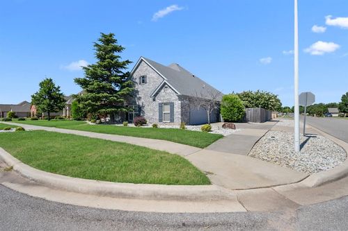 1325 Birch, Weatherford, OK, 73096-1010 | Card Image