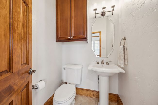 Powder bath conveniently located on the main living level. | Image 8