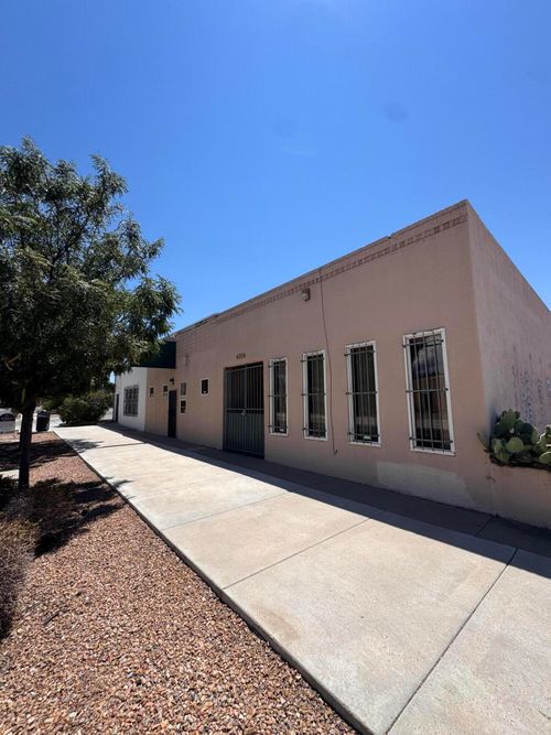 4208-4204-4208 Lead Ave Se, Albuquerque, NM, 87108-2707 | Card Image