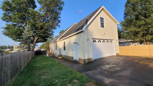 22 State St, Rochester, NH, 03867-4424 | Card Image