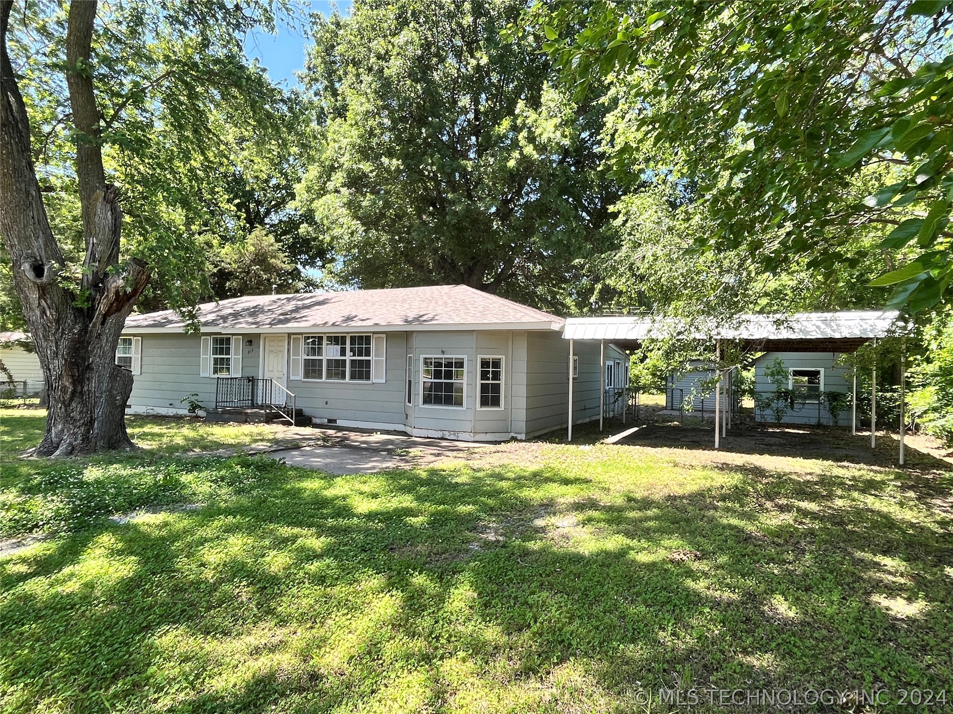 Locust St, Oologah, OK 74053