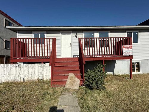 1718 37 St Se, Calgary, AB, T2A1E8 | Card Image