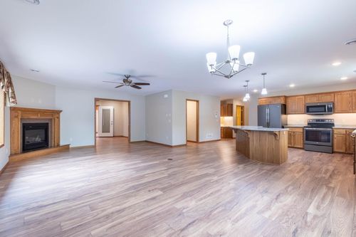 932 Oak Pond Ct, Sartell, MN, 56377-4516 | Card Image