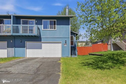 18629 N Lowrie Loop, Eagle River, AK, 99577-8690 | Card Image