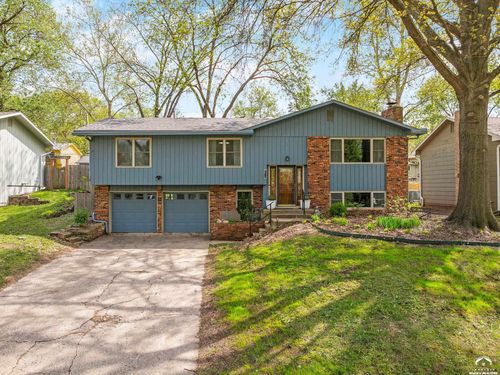 2913 Chisholm Dr, Lawrence, KS, 66047-2708 | Card Image