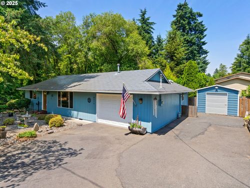 8275 Sw Chestnut St, Portland, OR, 97223-1205 | Card Image