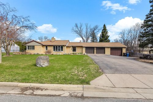 501 Drillane Rd, Hopkins, MN, 55305-4664 | Card Image