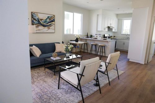 438 Creekside Circle, San Diego, CA, 92114 | Card Image