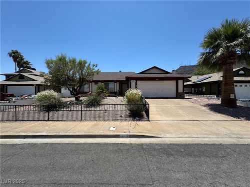 475 Annapolis Cir, Henderson, NV, 89015-7868 | Card Image