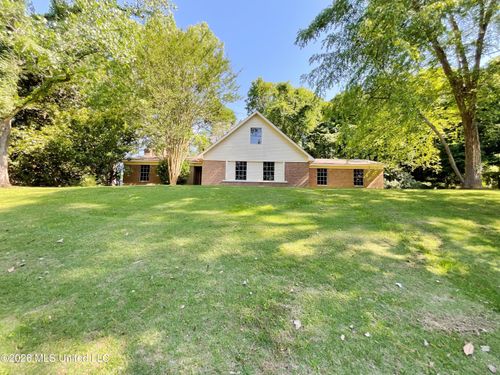 1709 Sherwood Circle, Yazoo City, MS, 39194 | Card Image
