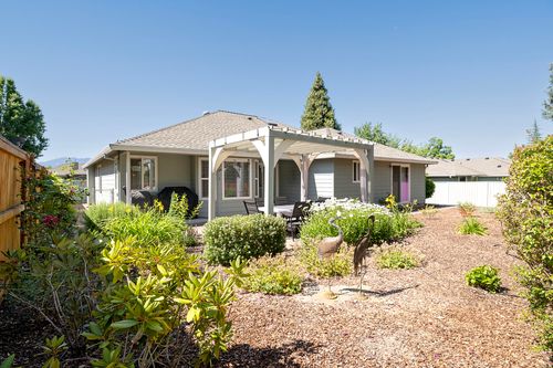 3543 Alderwood Dr, Medford, OR, 97504-9626 | Card Image