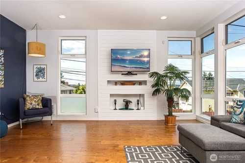 5001 S Fletcher St, Seattle, WA, 98118-5319 | Card Image