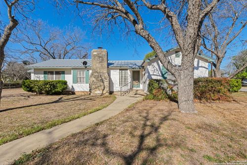 2602 Avenue K, Hondo, TX, 78861-3020 | Card Image