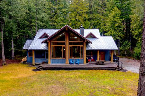 2 Walkerville Rd, Squamish-Lillooet C, BC, V0N2K0 | Card Image