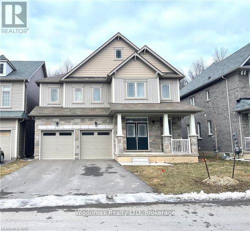 8667 Chickory Trail, Niagara Falls, ON, L2H3S5 | Card Image