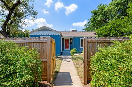 811 E 45th St, Austin, TX, 78751-4013 | Card Image